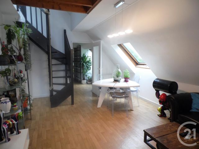 Appartement F3 à vendre - 3 pièces - 61.21 m2 - PONTPOINT - 60 - PICARDIE - Century 21 Agence Collin Appartement F3 à vendre - 3 pièces - 61.21 m2 - PONTPOINT - 60 - PICARDIE - Century 21 Agence Collin