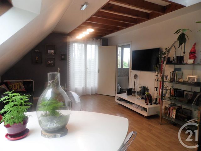 Appartement F3 à vendre - 3 pièces - 61.21 m2 - PONTPOINT - 60 - PICARDIE - Century 21 Agence Collin Appartement F3 à vendre - 3 pièces - 61.21 m2 - PONTPOINT - 60 - PICARDIE - Century 21 Agence Collin