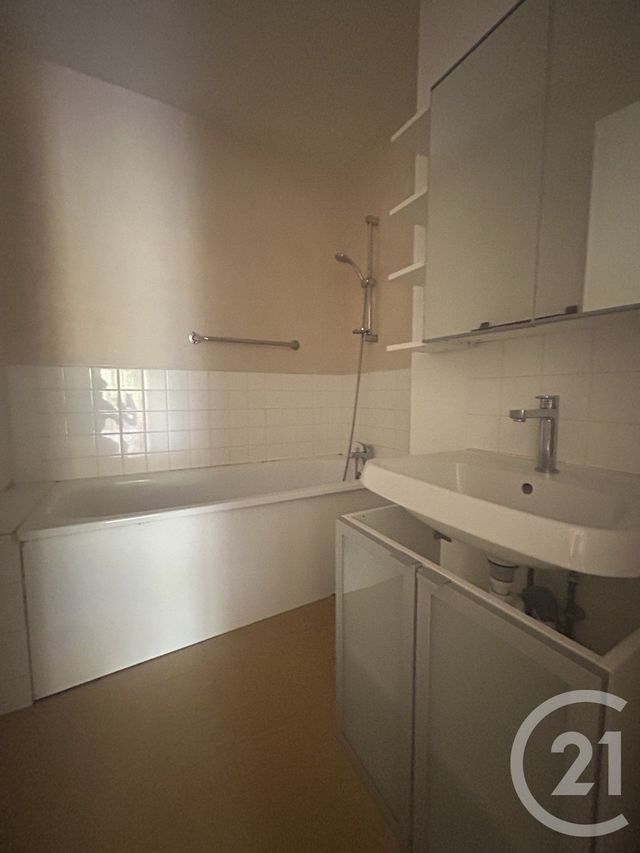 Appartement F3 à vendre - 3 pièces - 59.75 m2 - PONTPOINT - 60 - PICARDIE - Century 21 Agence Collin