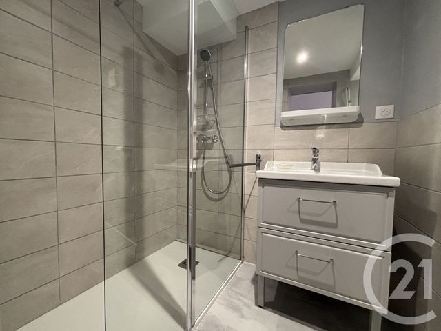 Afficher la photo en grand Appartement F3 à louer - 3 pièces - 58.25 m2 - LES AGEUX - 60 - PICARDIE - Century 21 Agence Collin