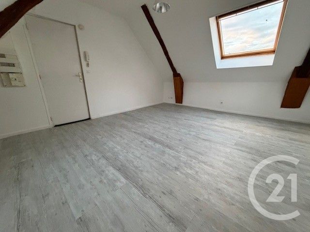 Appartement Studio à louer - 1 pièce - 18.0 m2 - MOUY - 60 - PICARDIE - Century 21 Agence Collin