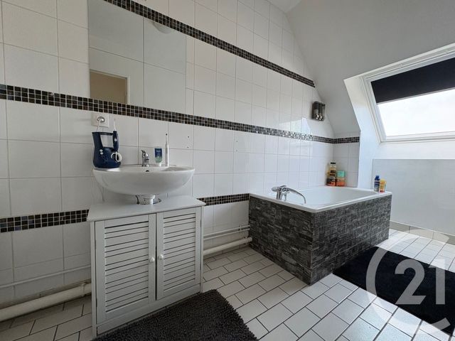 Appartement F2 à louer - 2 pièces - 52.85 m2 - PONT STE MAXENCE - 60 - PICARDIE - Century 21 Agence Collin