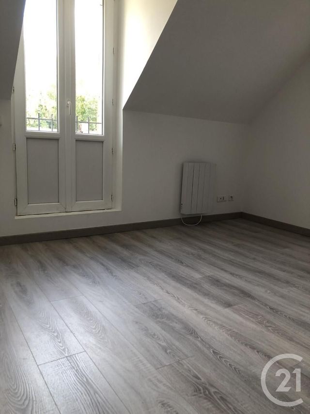 Appartement F3 à louer - 3 pièces - 34.3 m2 - ST MARTIN LONGUEAU - 60 - PICARDIE - Century 21 Agence Collin