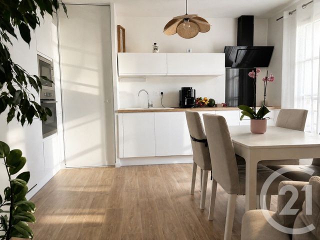Appartement F3 à vendre - 3 pièces - 62.3 m2 - SENLIS - 60 - PICARDIE - Century 21 Agence Collin