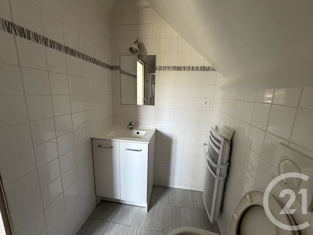 Appartement F2 à louer - 2 pièces - 28.7 m2 - VERNEUIL EN HALATTE - 60 - PICARDIE - Century 21 Agence Collin