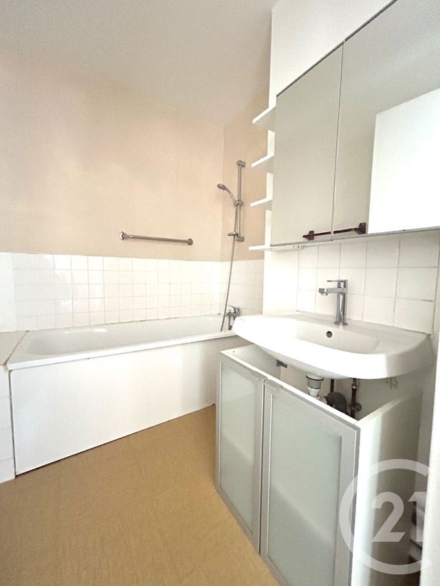 Appartement F3 à louer - 3 pièces - 59.75 m2 - PONTPOINT - 60 - PICARDIE - Century 21 Agence Collin