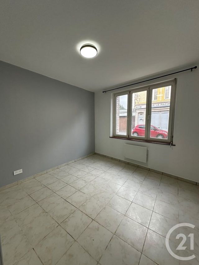 Appartement à louer - 2 pièces - 49.0 m2 - ST QUENTIN - 02 - PICARDIE - Century 21 Agence Collin