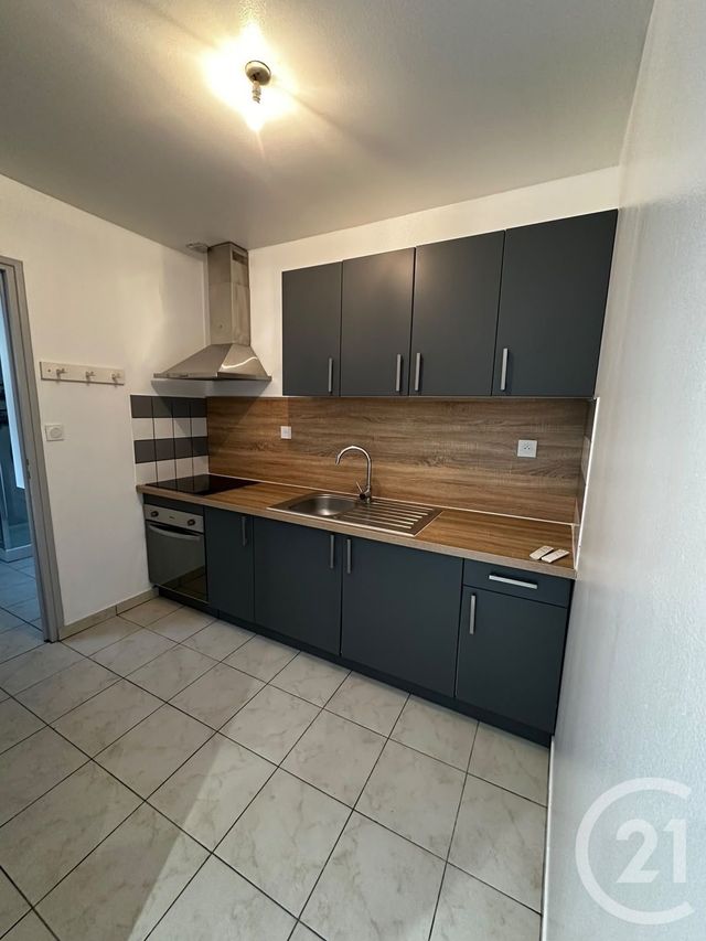 Appartement à louer - 2 pièces - 49.0 m2 - ST QUENTIN - 02 - PICARDIE - Century 21 Agence Collin